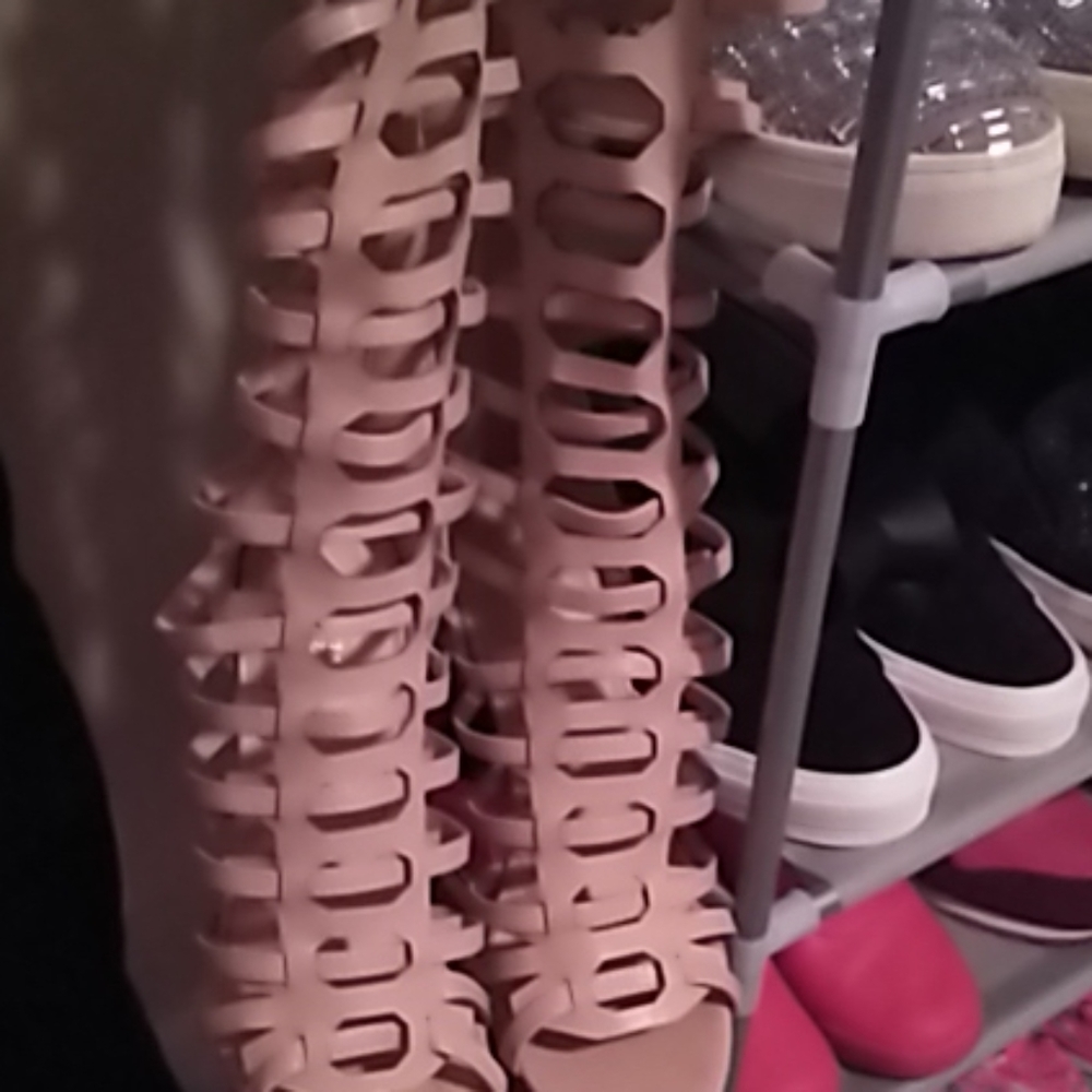 Shoe
